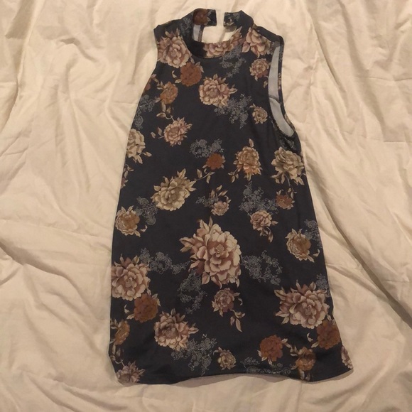 Floral Halter dress - Picture 1 of 1
